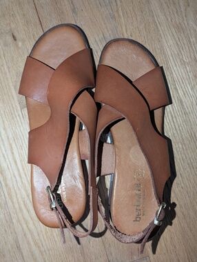 Bertuchi Brown Leather Slingback Sandals Size 41 Made in Spain Open Toe Comfort